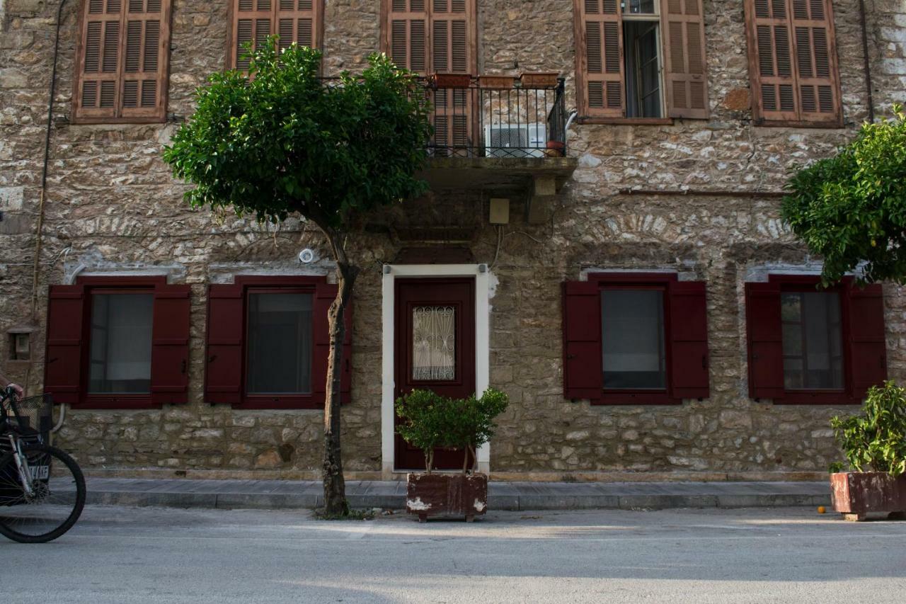 Traditional House Of 1898 In The Heart Of Old Town Of Nafplion Exteriör bild